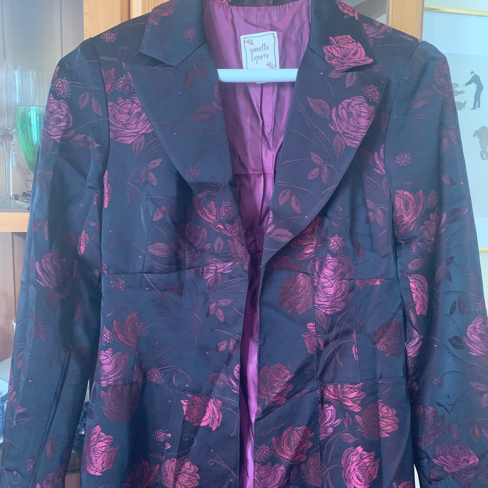 Gilmore Girls SA jacket. Worn by Lorelai in Season 2, Episode 17.